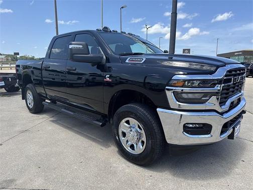 2025 RAM 2500 Tradesman Crew Cab 4x4 6'4' Box