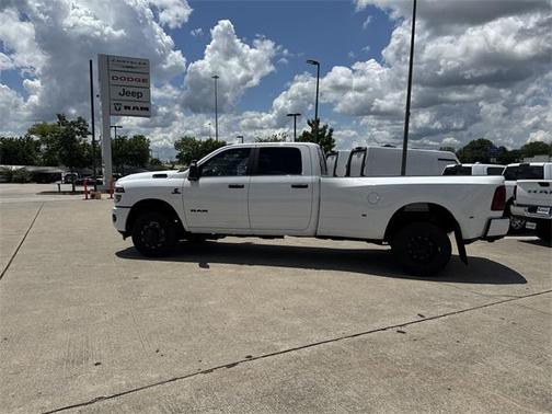 2025 RAM 3500 Big Horn Crew Cab 4x4 8' Box