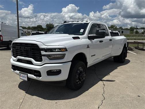 2025 RAM 3500 Big Horn Crew Cab 4x4 8' Box