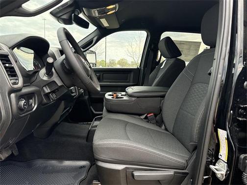 2025 RAM 2500 Tradesman Crew Cab 4x4 6'4' Box