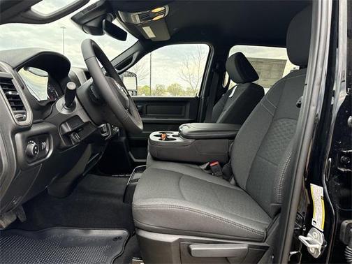 2025 RAM 2500 Tradesman Crew Cab 4x4 6'4' Box
