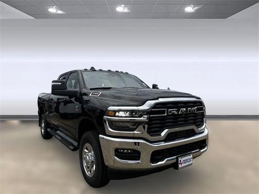 2025 RAM 2500 Tradesman Crew Cab 4x4 6'4' Box