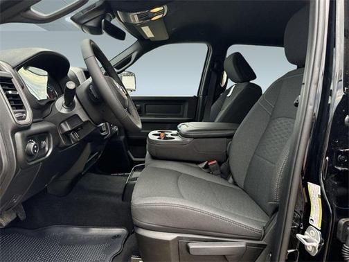 2025 RAM 2500 Tradesman Crew Cab 4x4 6'4' Box