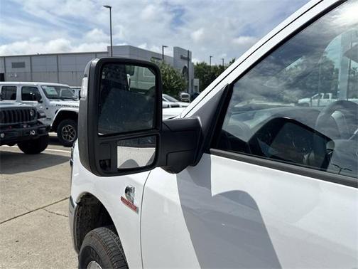 2025 RAM 2500 Tradesman Crew Cab 4x4 6'4' Box