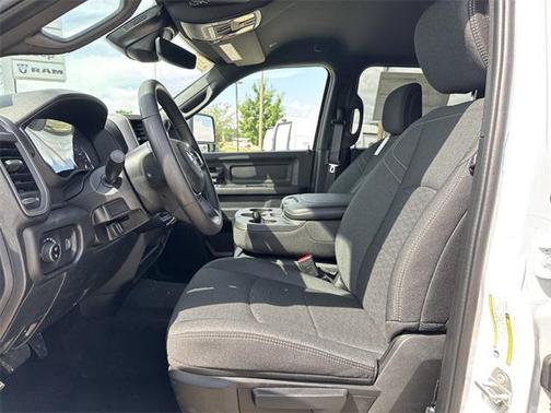 2025 RAM 2500 Tradesman Crew Cab 4x4 6'4' Box