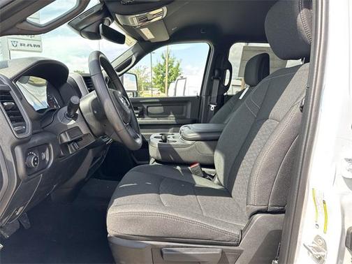 2025 RAM 2500 Tradesman Crew Cab 4x4 6'4' Box
