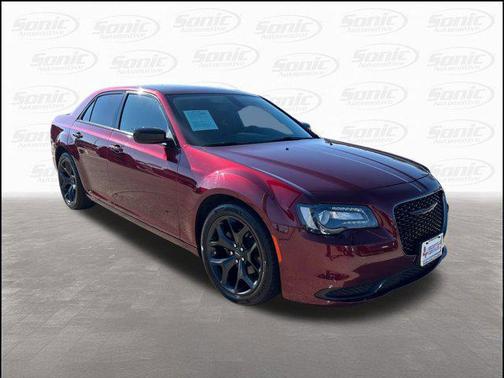 2022 Chrysler 300 Touring