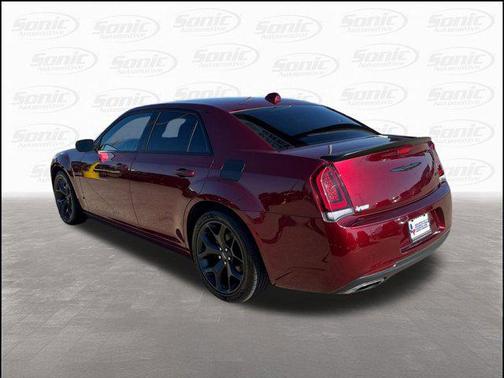 2022 Chrysler 300 Touring