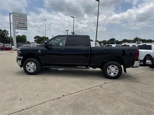 2025 RAM 2500 Tradesman Crew Cab 4x4 6'4' Box