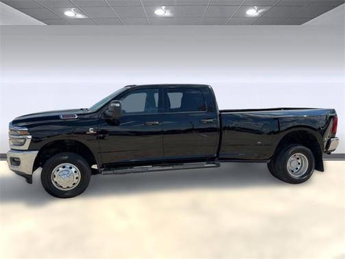 2025 RAM 3500 Tradesman Crew Cab 4x4 8' Box