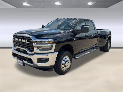 2025 RAM 3500 Tradesman Crew Cab 4x4 8' Box