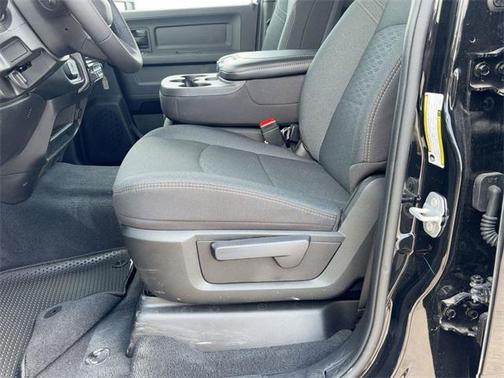 2025 RAM 3500 Tradesman Crew Cab 4x4 8' Box