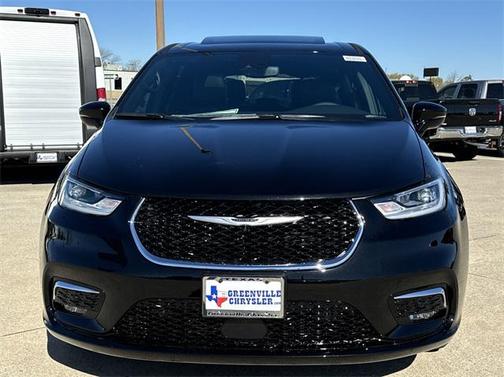 2025 Chrysler Pacifica L
