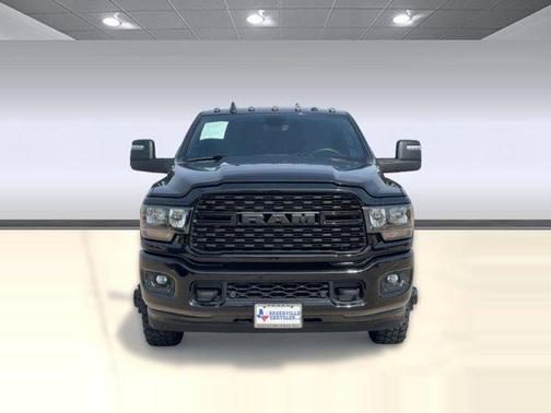 2024 RAM 3500 Big Horn Crew Cab 4x4 8' Box