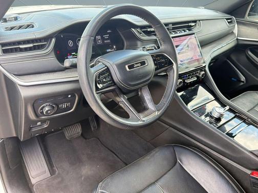 Bright White Clearcoat 2023 Jeep Grand Cherokee 4xe Overland