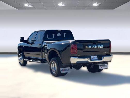 2026 RAM 3500 Tradesman Crew Cab 4x4 8' Box