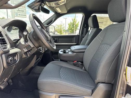 2025 RAM 2500 Tradesman Crew Cab 4x4 6'4' Box