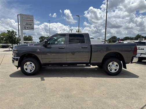 2025 RAM 2500 Tradesman Crew Cab 4x4 6'4' Box