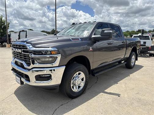 2025 RAM 2500 Tradesman Crew Cab 4x4 6'4' Box