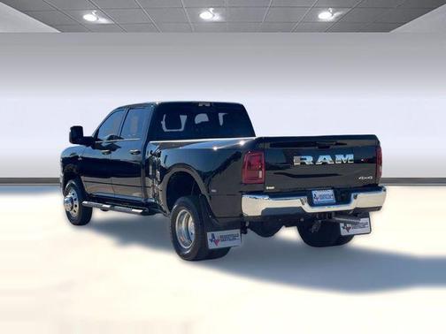 2026 RAM 3500 Tradesman Crew Cab 4x4 8' Box