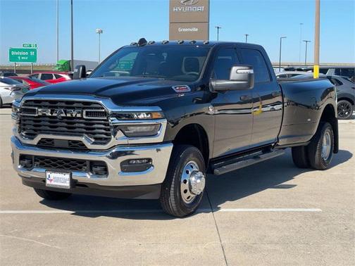 2026 RAM 3500 Tradesman Crew Cab 4x4 8' Box