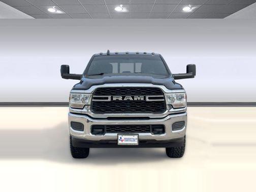 2022 RAM 2500 Tradesman Crew Cab 4x4 6'4' Box