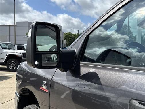 2025 RAM 2500 Tradesman Crew Cab 4x4 6'4' Box