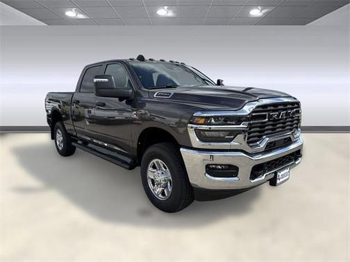 2025 RAM 2500 Tradesman Crew Cab 4x4 6'4' Box