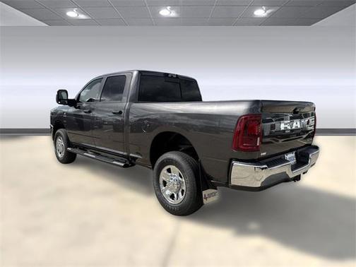 2025 RAM 2500 Tradesman Crew Cab 4x4 6'4' Box