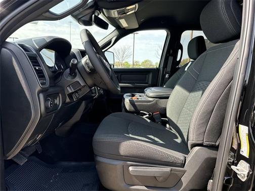 2025 RAM 2500 Tradesman Crew Cab 4x4 6'4' Box