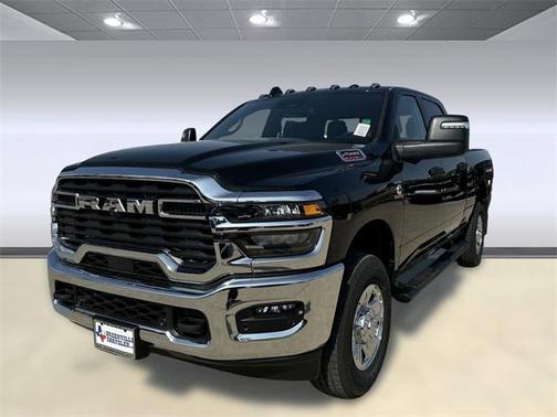 2025 RAM 2500 Tradesman Crew Cab 4x4 6'4' Box