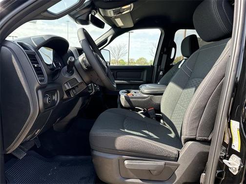 2025 RAM 2500 Tradesman Crew Cab 4x4 6'4' Box