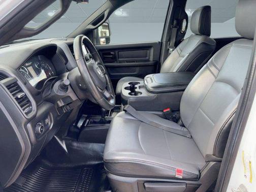 2024 RAM 2500 Tradesman Crew Cab 4x4 6'4' Box