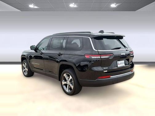 Diamond Black Crystal Pearlcoat 2026 Jeep Grand Cherokee L Limited