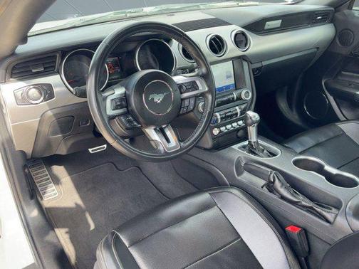 2022 Ford Mustang EcoBoost