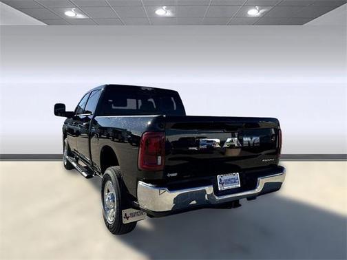 2025 RAM 2500 Tradesman Crew Cab 4x4 6'4' Box