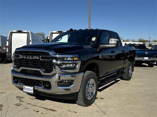 2025 RAM 2500 Tradesman Crew Cab 4x4 6'4' Box