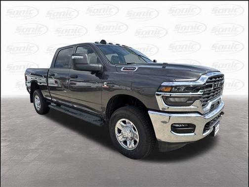2025 RAM 2500 Tradesman Crew Cab 4x4 6'4' Box