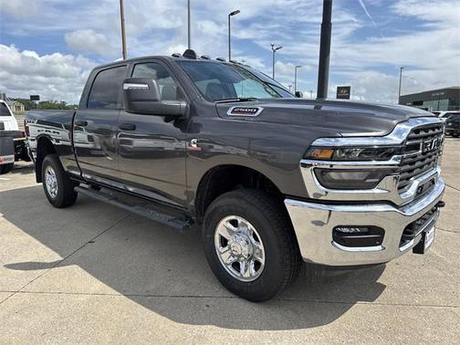 2025 RAM 2500 Tradesman Crew Cab 4x4 6'4' Box