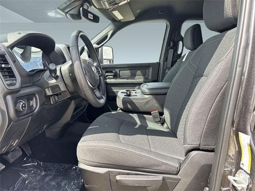 2025 RAM 2500 Tradesman Crew Cab 4x4 6'4' Box