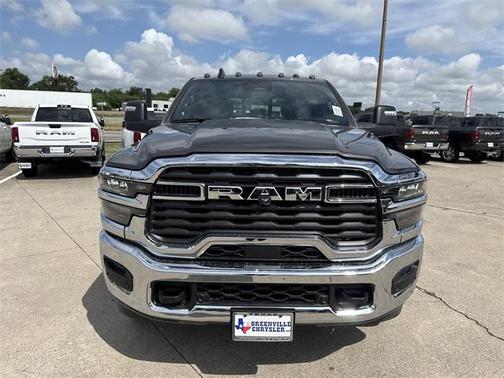 2025 RAM 2500 Tradesman Crew Cab 4x4 6'4' Box