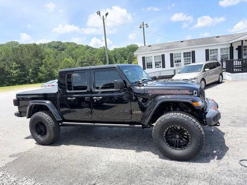 Black Clearcoat 2021 Jeep Gladiator Mojave 4x4