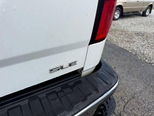 White 2017 GMC Sierra 1500 SLE