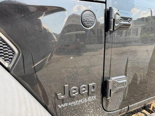 Black Clearcoat 2020 Jeep Wrangler Unlimited Willys 4x4