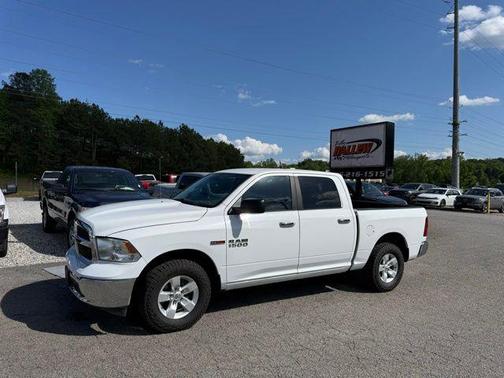 Bright White Clearcoat 2017 RAM 1500 SLT