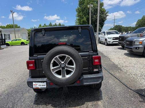 Black Clearcoat 2018 Jeep Wrangler Unlimited Sahara