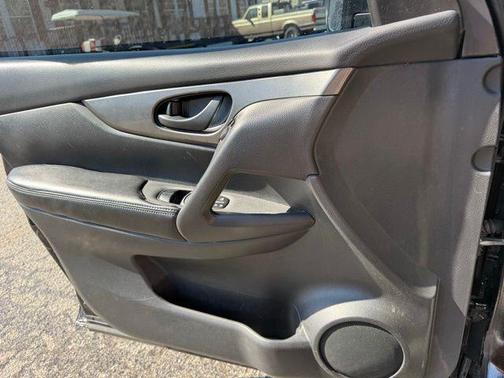 Magnetic Black Pearl 2019 Nissan Rogue Sport S