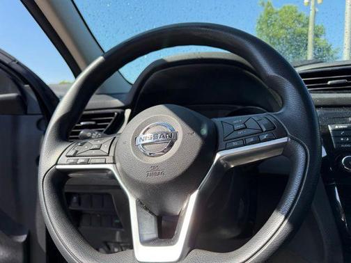 Magnetic Black Pearl 2019 Nissan Rogue Sport S