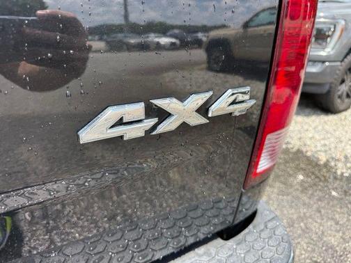 Brilliant Black Crystal Pearlcoat 2016 RAM 1500 Lone Star