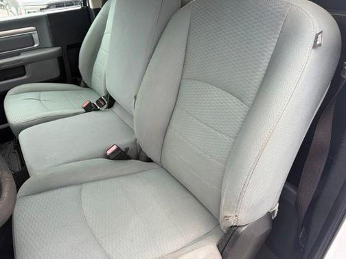 Bright White Clearcoat 2018 RAM 1500 Tradesman